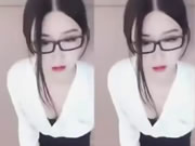 身材苗條的白嫩風騷女主播脫衣舞